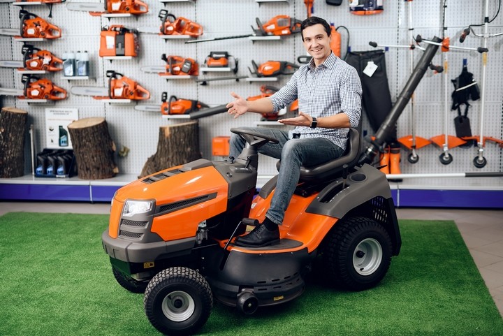 5 Reasons Why I Won’t Mow My Own Lawn